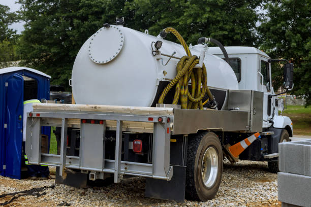 Best Portable restroom trailer rental  in Flowood, MS